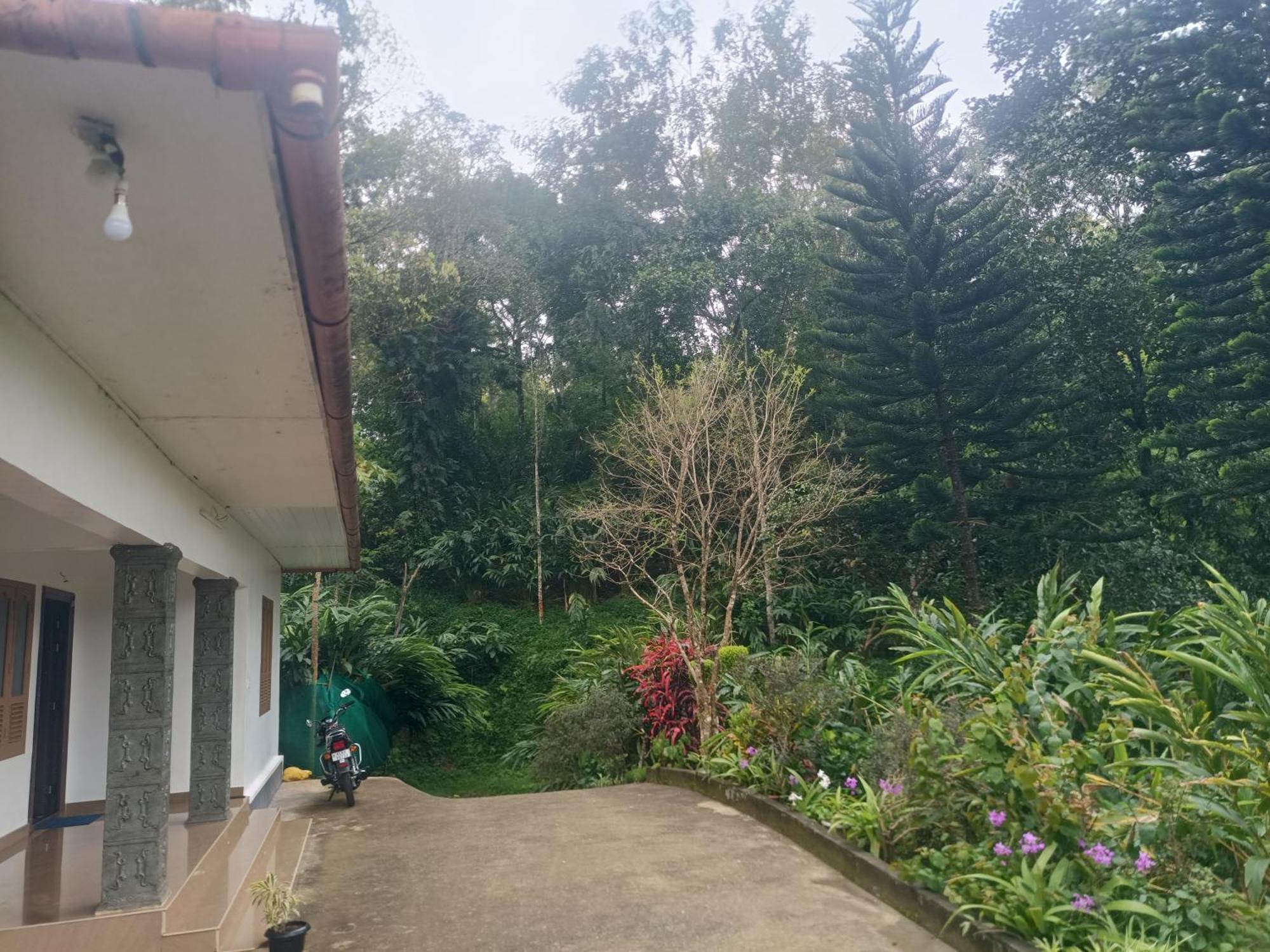 Anivilla Holiday Home Kunjithanny Anachal Exterior photo